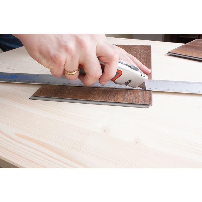 Trapezförmiges Alu-Messer mit Magazin, 2K-Griff