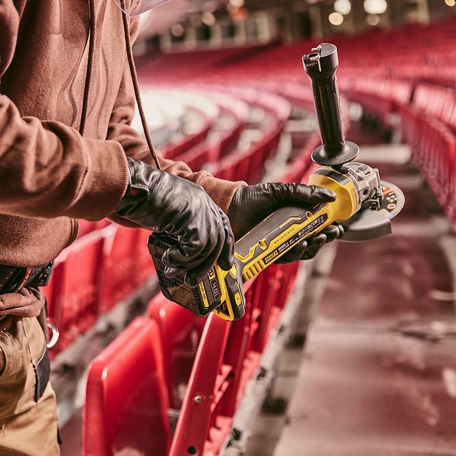Akku-Winkelschleifer ohne Kohlebürsten Fatmax® V20 2x4.0 Ah 18V